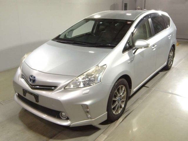 6016 Toyota Prius alpha ZVW41W 2013 г. (TAA Tohoku)